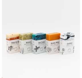Savonnettes dans le grand coffret collection de savons