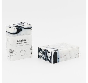 Savon de gommage exfoliant aux graines et au charbon en petit pavé